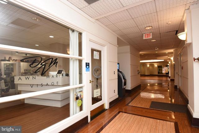 205 YOAKUM PKWY #506, Alexandria, VA 22304