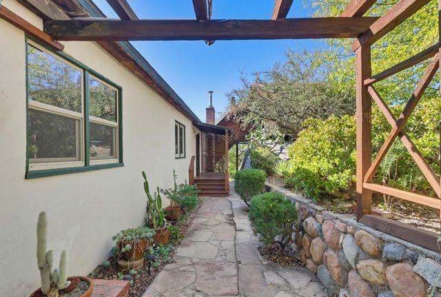 602 Starbright Ln, Alpine, CA 91901