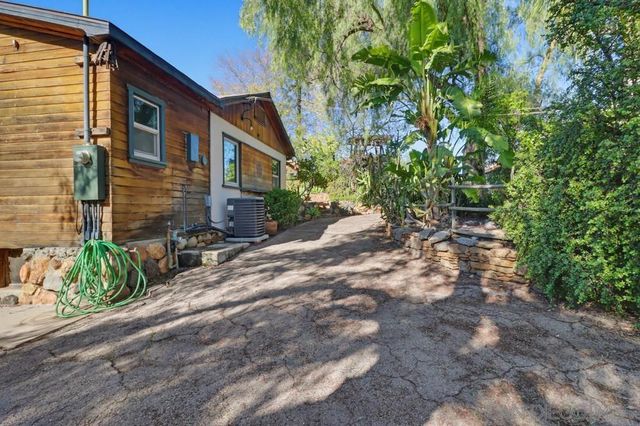 602 Starbright Ln, Alpine, CA 91901