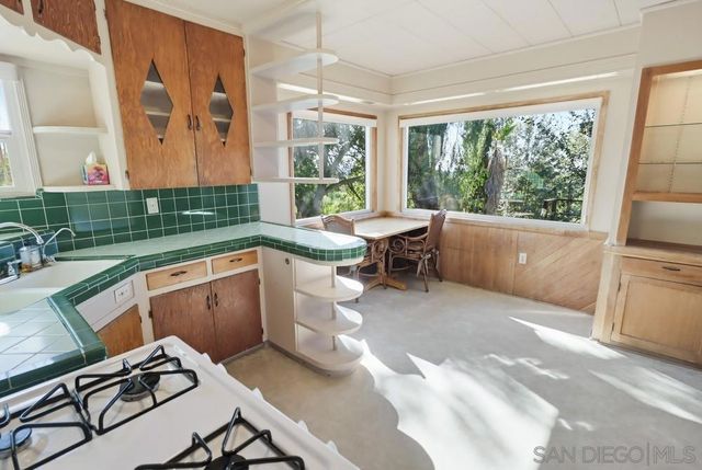 602 Starbright Ln, Alpine, CA 91901