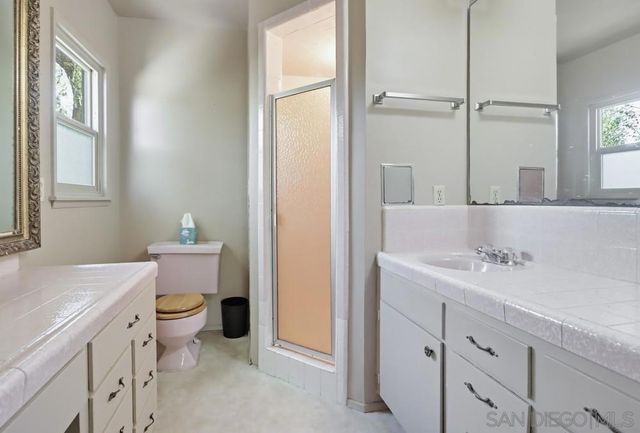 602 Starbright Ln, Alpine, CA 91901