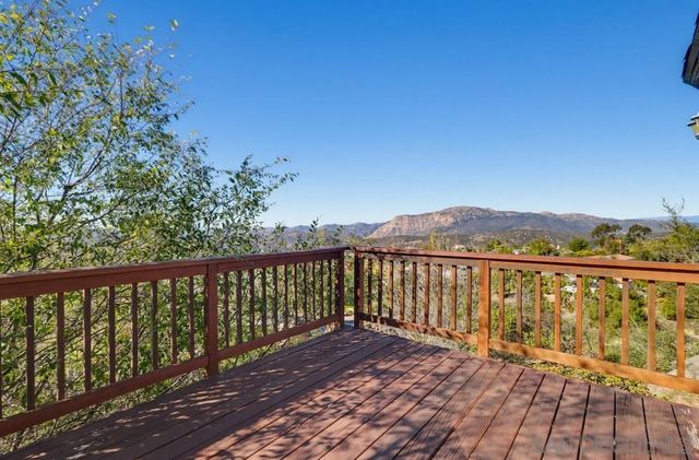 602 Starbright Ln, Alpine, CA 91901