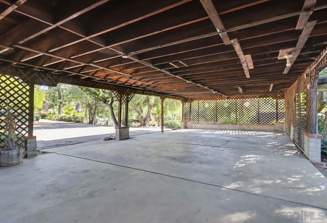 602 Starbright Ln, Alpine, CA 91901