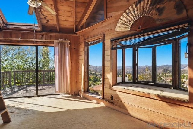 602 Starbright Ln, Alpine, CA 91901