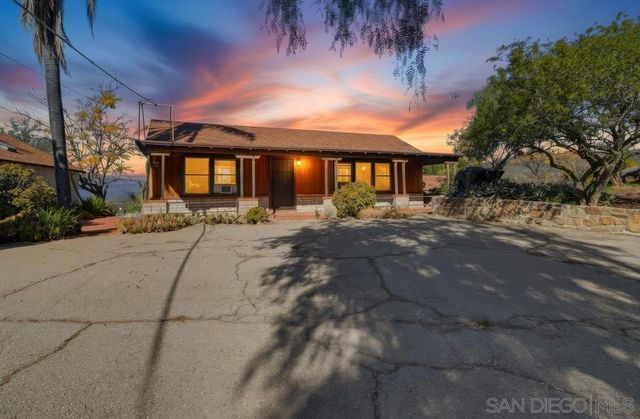 602 Starbright Ln, Alpine, CA 91901