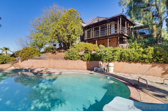 602 Starbright Ln, Alpine, CA 91901