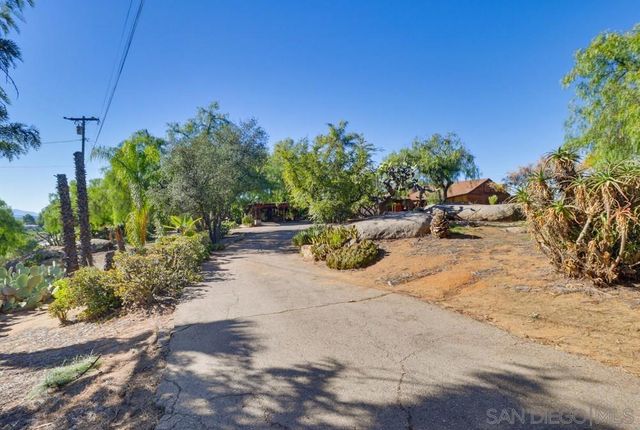 602 Starbright Ln, Alpine, CA 91901