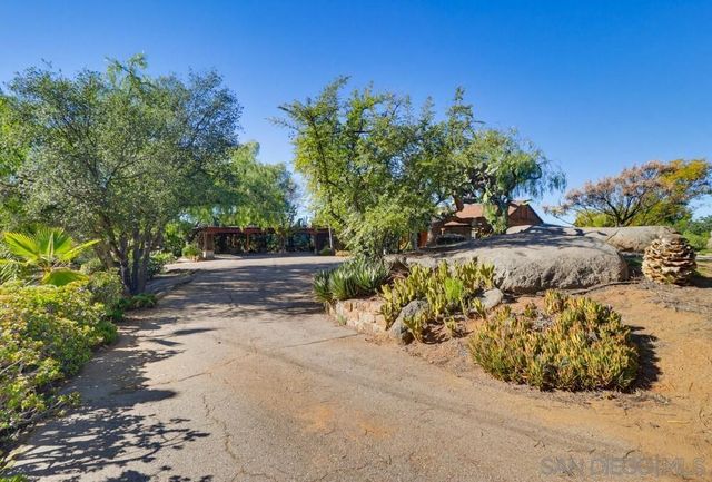 602 Starbright Ln, Alpine, CA 91901