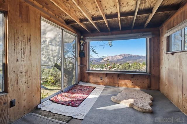 602 Starbright Ln, Alpine, CA 91901