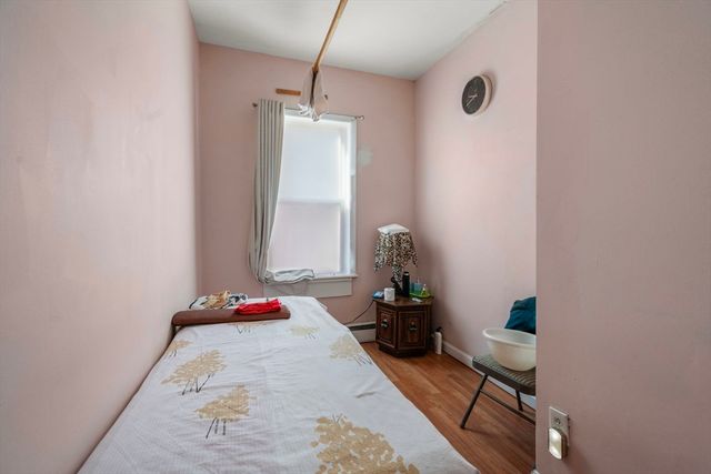 482 Park Ave, Worcester, MA 01603