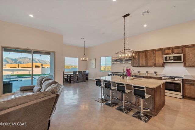 4456 W Placita Roca Escondida, Tucson, AZ 85745