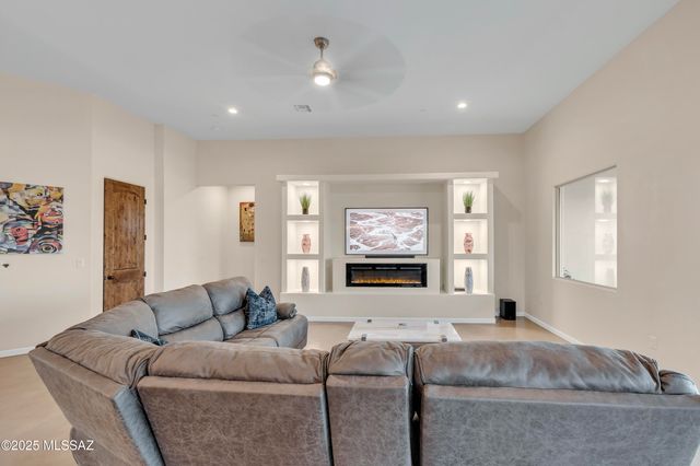 4456 W Placita Roca Escondida, Tucson, AZ 85745