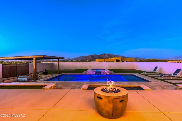 4456 W Placita Roca Escondida, Tucson, AZ 85745