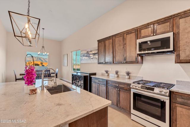 4456 W Placita Roca Escondida, Tucson, AZ 85745