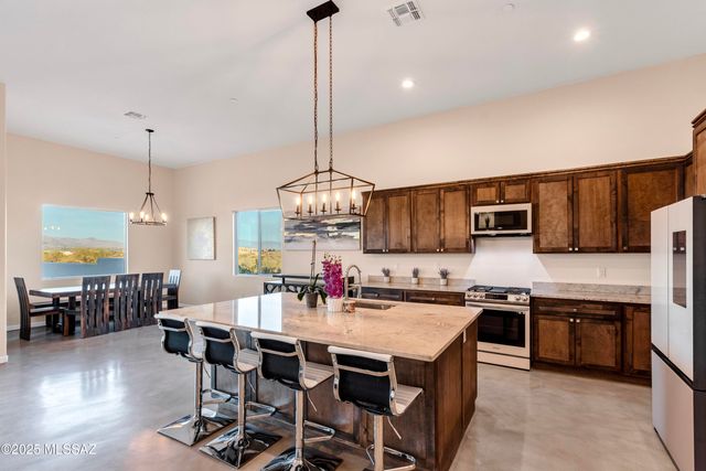 4456 W Placita Roca Escondida, Tucson, AZ 85745