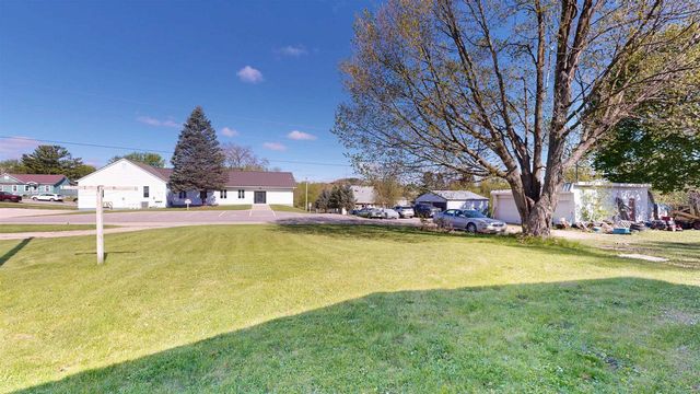 1027 Prairie Avenue, Hillsboro, WI 54634