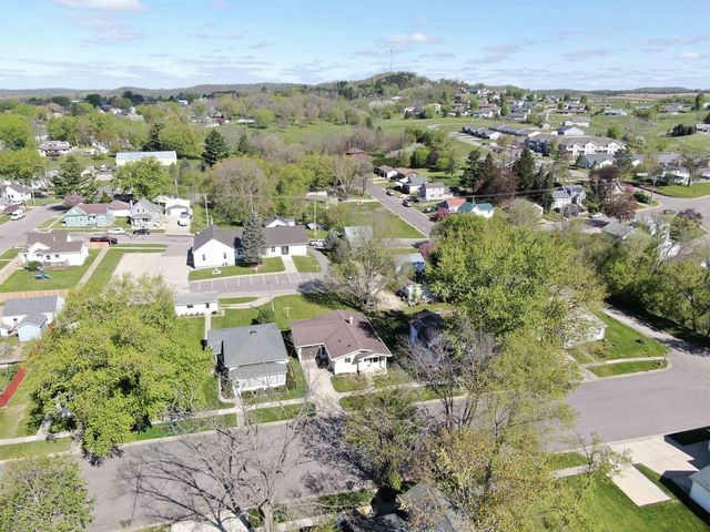 1027 Prairie Avenue, Hillsboro, WI 54634