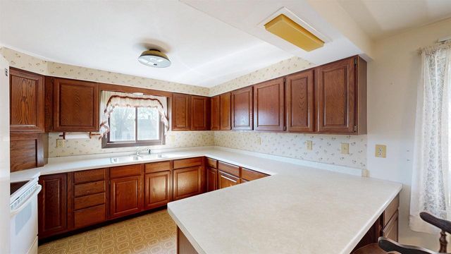 1027 Prairie Avenue, Hillsboro, WI 54634