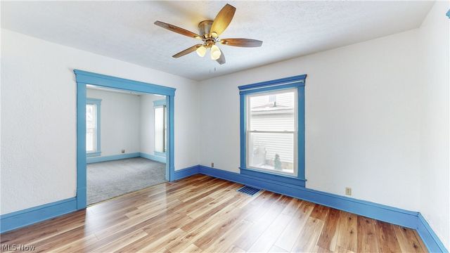 2411 8th Street, Cuyahoga Falls, OH 44221