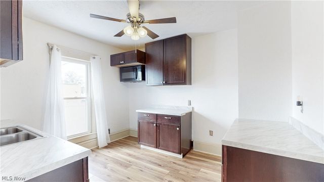 2411 8th Street, Cuyahoga Falls, OH 44221