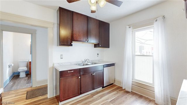 2411 8th Street, Cuyahoga Falls, OH 44221