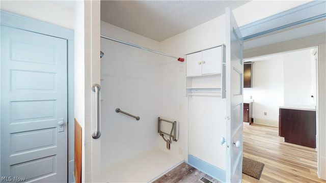 2411 8th Street, Cuyahoga Falls, OH 44221