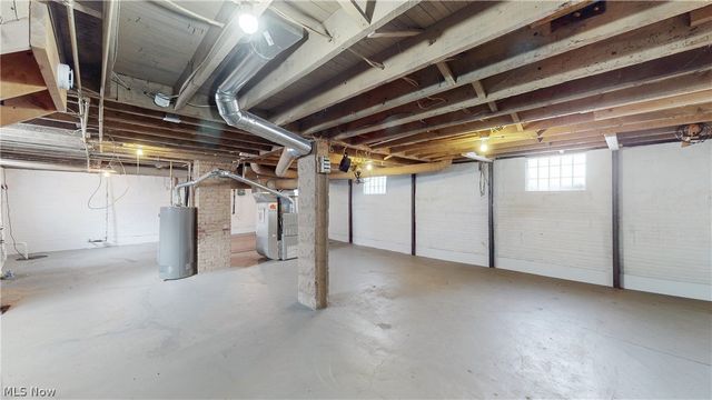 2411 8th Street, Cuyahoga Falls, OH 44221