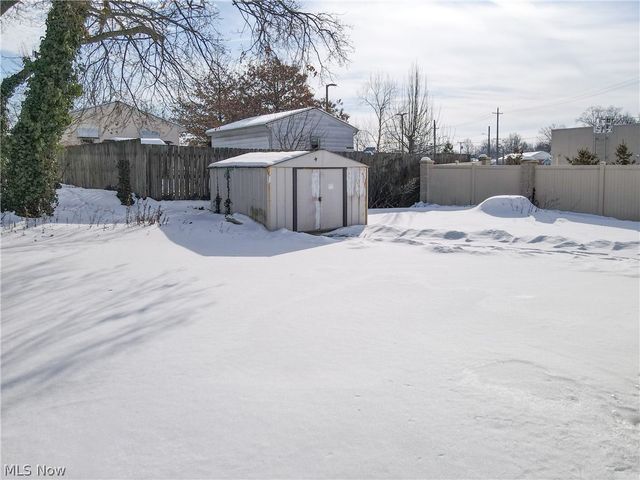 2411 8th Street, Cuyahoga Falls, OH 44221