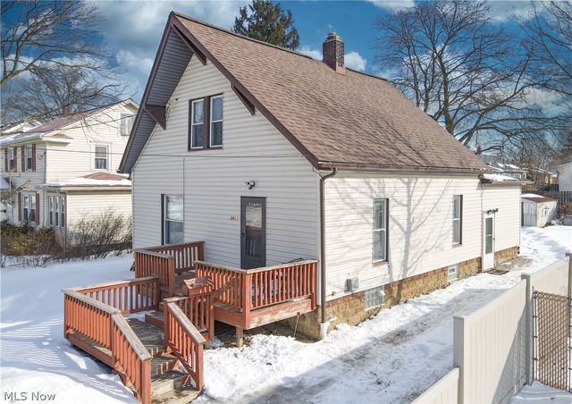 2411 8th Street, Cuyahoga Falls, OH 44221