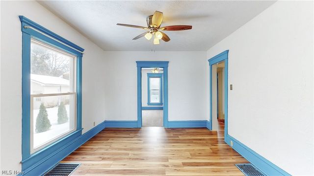 2411 8th Street, Cuyahoga Falls, OH 44221