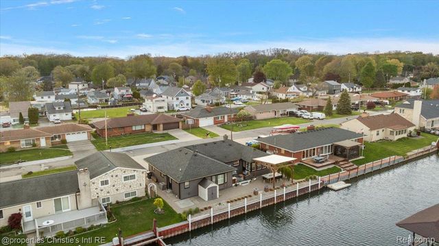 37912 Pointe Rosa Street, Harrison Charter Township, MI 48045