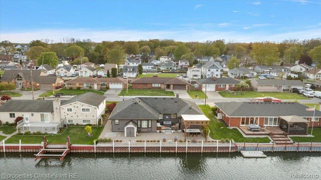 37912 Pointe Rosa Street, Harrison Charter Township, MI 48045