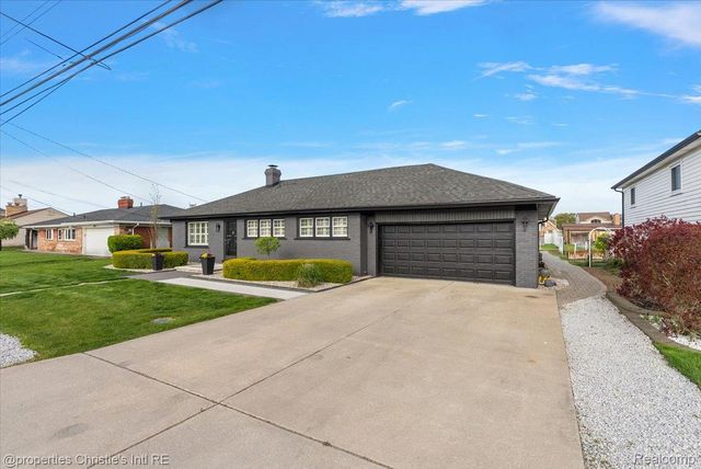 37912 Pointe Rosa Street, Harrison Charter Township, MI 48045