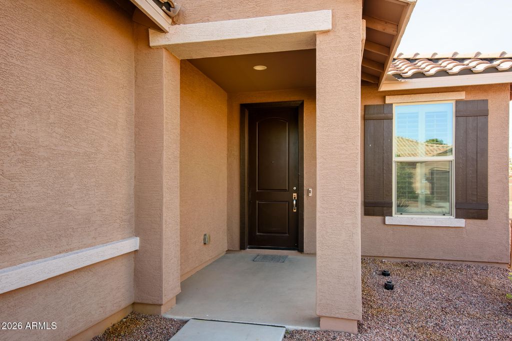Image 2 of property listing at 42121 W CRIBBAGE Road, Maricopa, AZ 85138