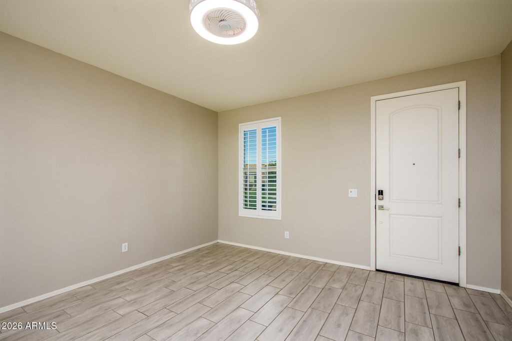 Image 4 of property listing at 42121 W CRIBBAGE Road, Maricopa, AZ 85138