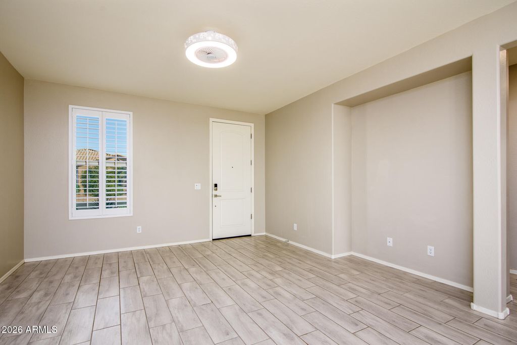 Image 5 of property listing at 42121 W CRIBBAGE Road, Maricopa, AZ 85138
