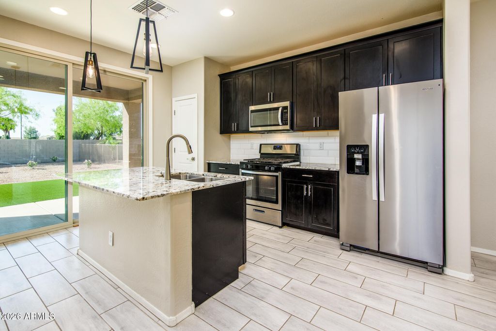 Image 8 of property listing at 42121 W CRIBBAGE Road, Maricopa, AZ 85138