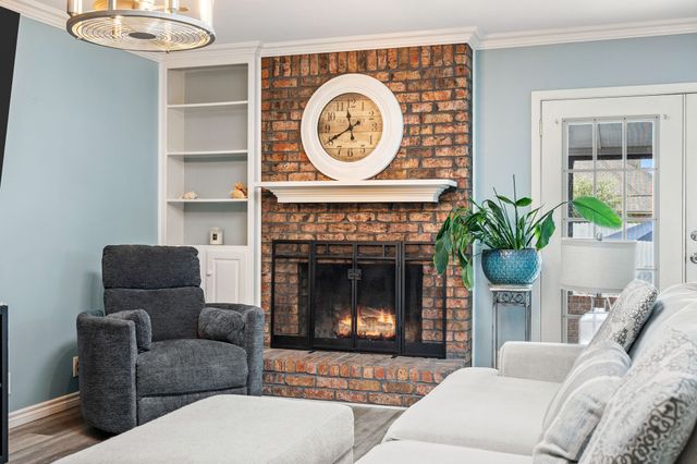 333 Mountainview Drive, Hurst, TX 76054