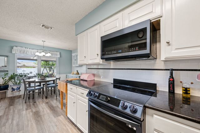 333 Mountainview Drive, Hurst, TX 76054