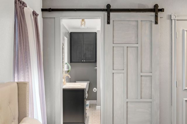 333 Mountainview Drive, Hurst, TX 76054