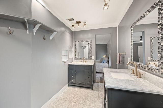 333 Mountainview Drive, Hurst, TX 76054