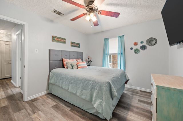 333 Mountainview Drive, Hurst, TX 76054