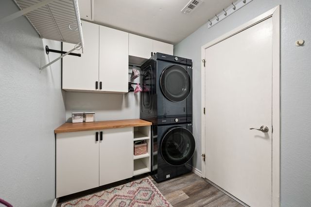 333 Mountainview Drive, Hurst, TX 76054