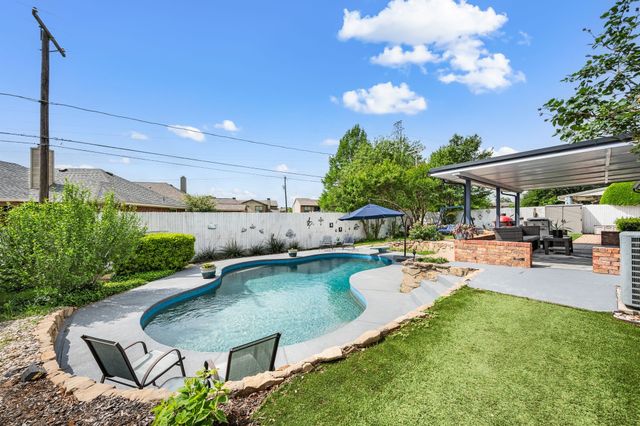 333 Mountainview Drive, Hurst, TX 76054