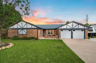 333 Mountainview Drive, Hurst, TX 76054