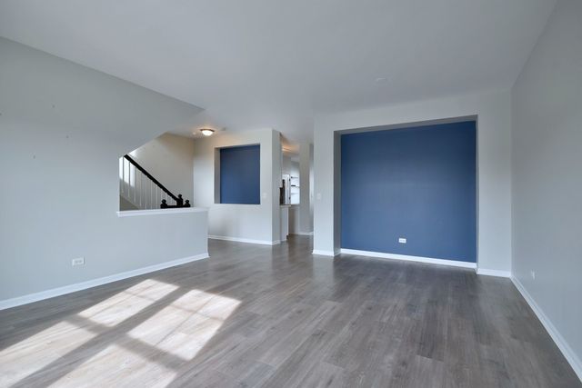 5502 Cambridge Way, Hanover Park, IL 60133