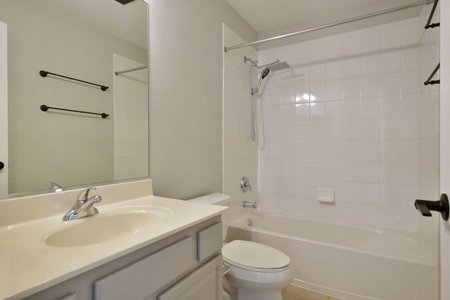 5502 Cambridge Way, Hanover Park, IL 60133