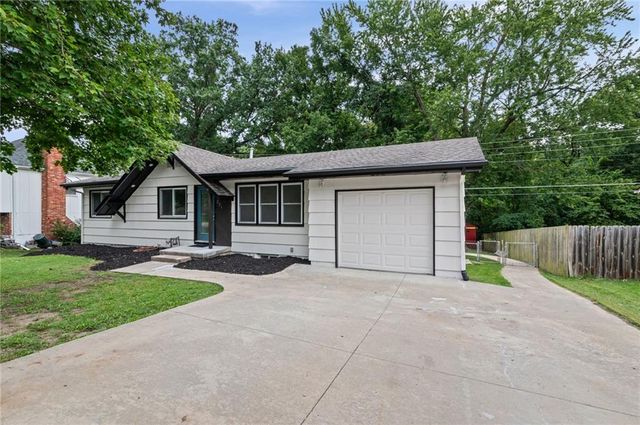 221 Wilshire Boulevard, Liberty, MO 64068