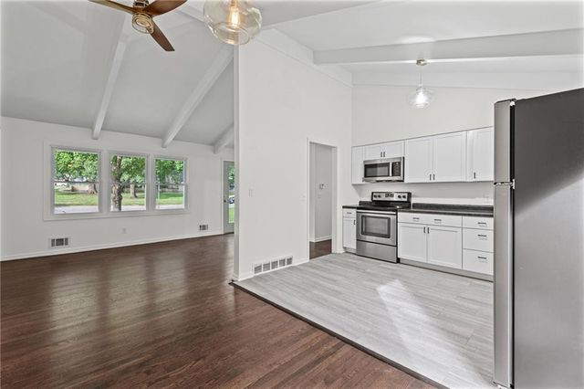 221 Wilshire Boulevard, Liberty, MO 64068
