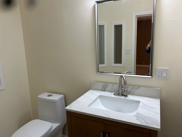 5746 N Milwaukee Avenue, Chicago, IL 60646